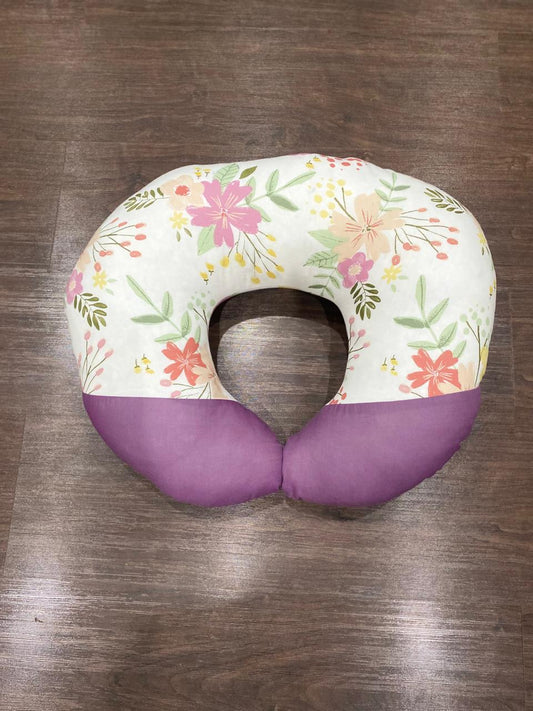 Nurturing Bond: Specialized Feeding Pillow for Comfortable Moments